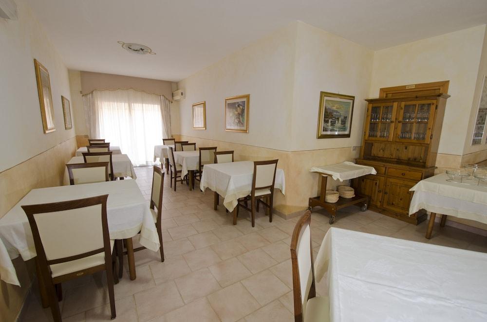A.I.R. Hotel Gabbiano Isola Rossa Εξωτερικό φωτογραφία
